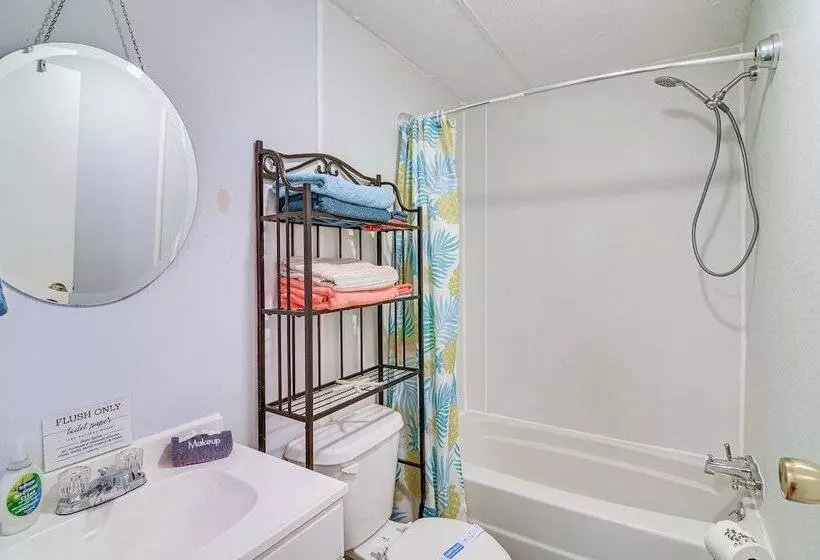 Monticello Home W/ Deck & Fire Pit < 1 Mi To Water