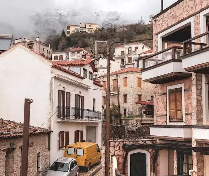 Majatalo Lykovrisi Guest House