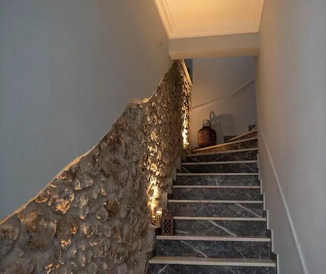 Majatalo Lykovrisi Guest House