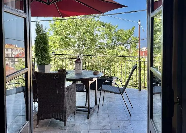 Majatalo Lykovrisi Guest House