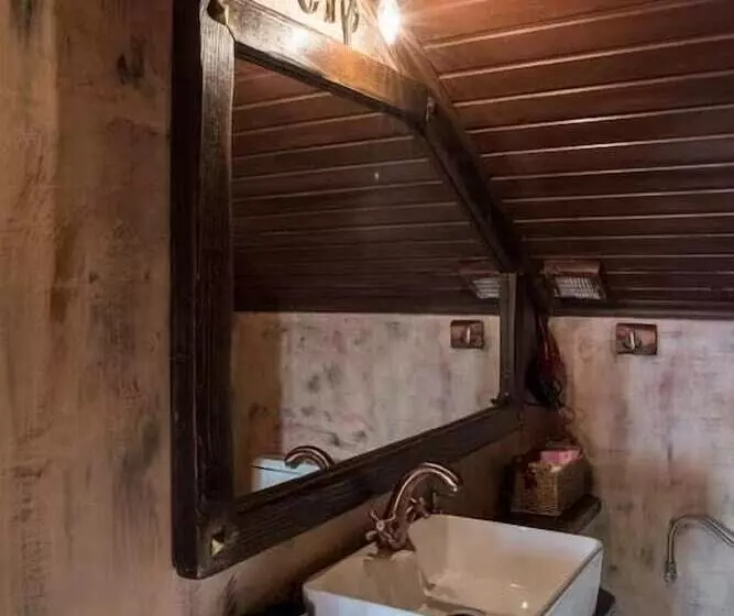 Majatalo Lykovrisi Guest House