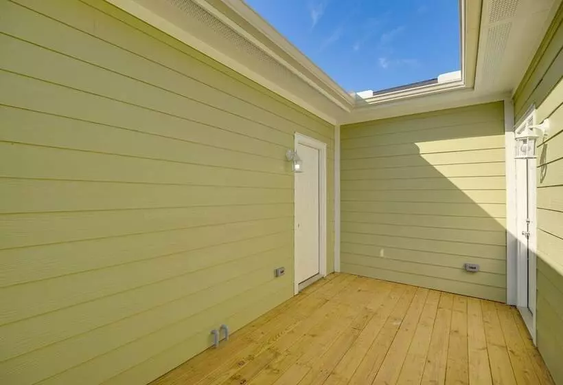 Quiet Houston Home   9 Mi To Downtown Aquarium!