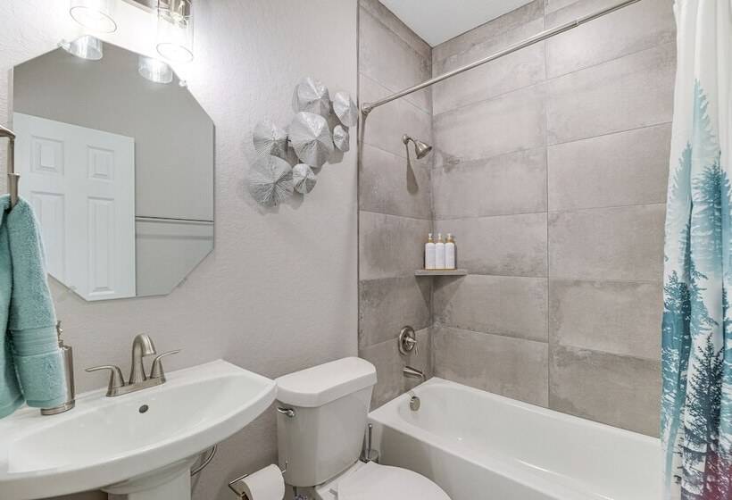 Quiet Houston Home 9 Mi To Downtown Aquarium!