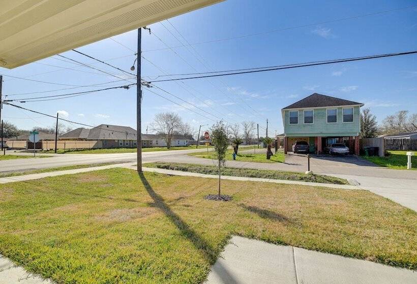 Quiet Houston Home 9 Mi To Downtown Aquarium!