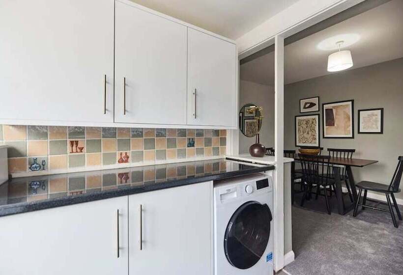 The Dagenham Park Place Dazzling 3bdr House With Garden