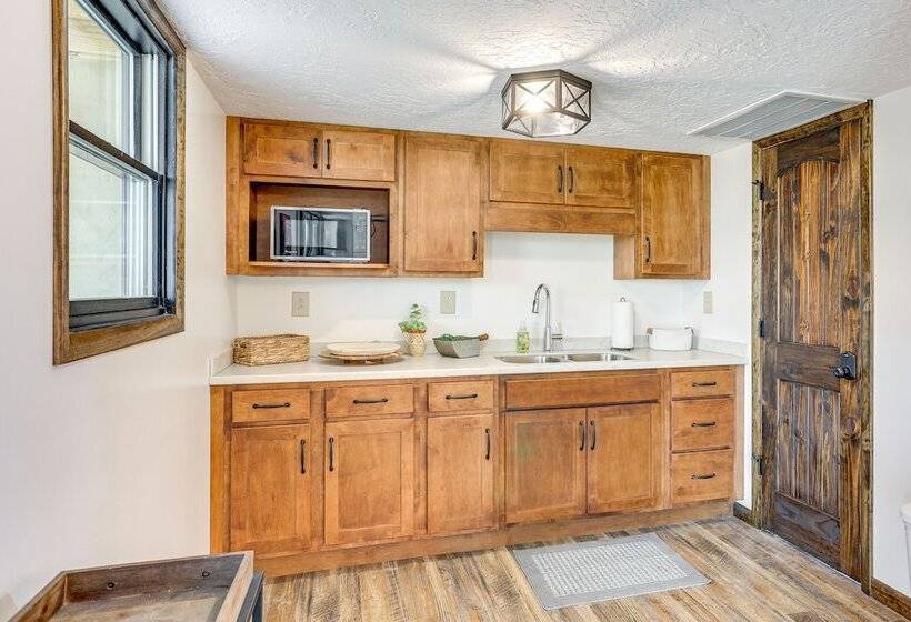 The Duck Farm Sugar Tree Hideaway W/ Yard!