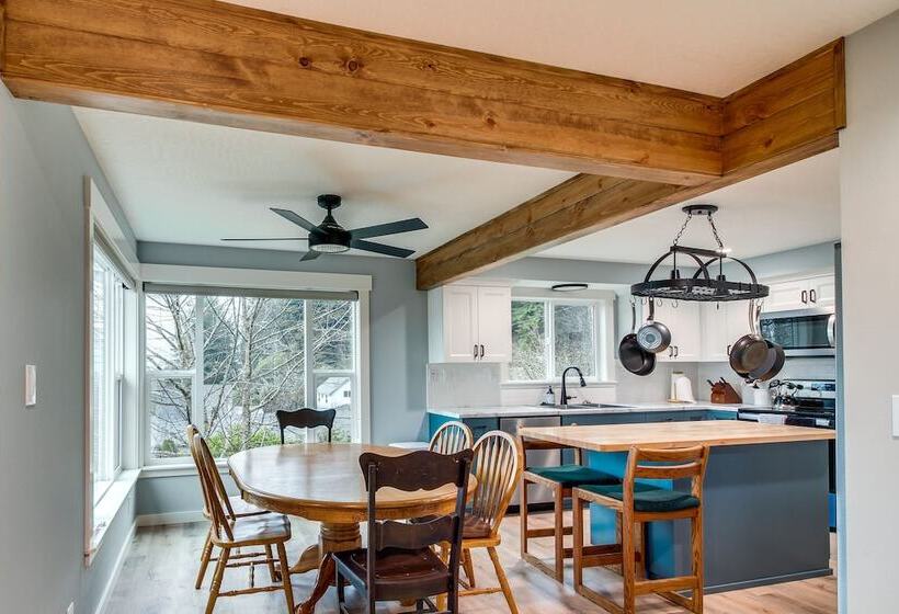 Welcoming Gardiner Home Near Oregon Dunes Rec Area