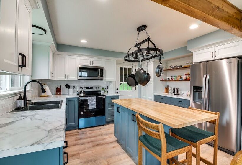 Welcoming Gardiner Home Near Oregon Dunes Rec Area