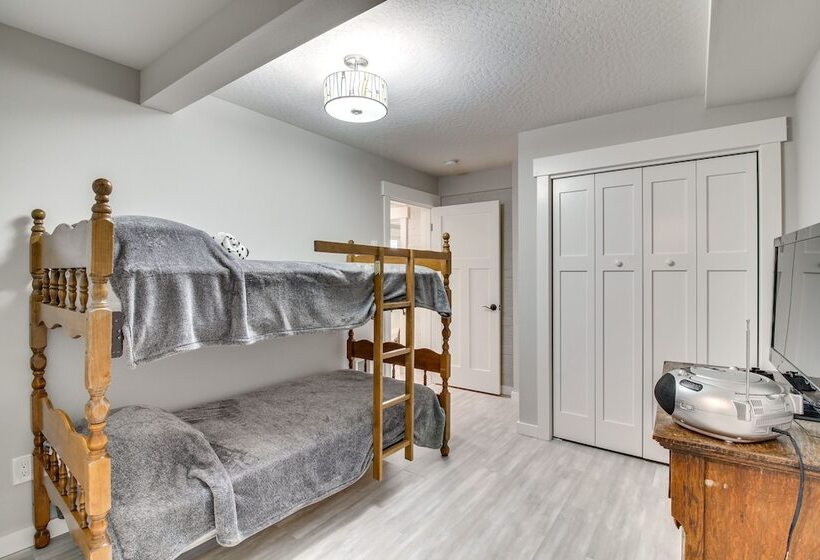 Welcoming Gardiner Home Near Oregon Dunes Rec Area