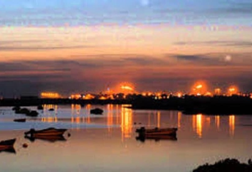 تختخواب و صبحانه Coloured Studio