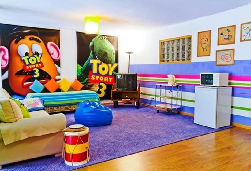 تختخواب و صبحانه Coloured Studio