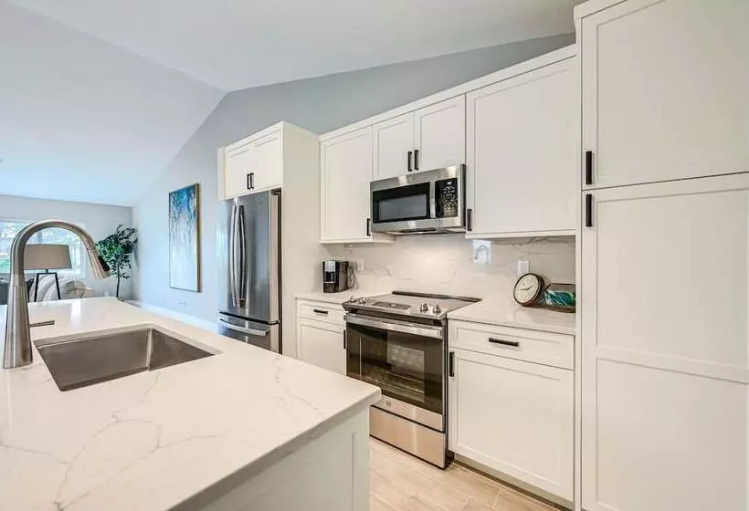 Bonita Springs Beach House < 2 Mi To Ocean!