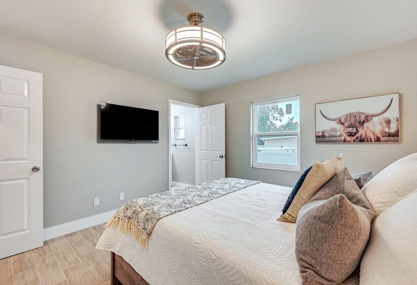 Bonita Springs Beach House < 2 Mi To Ocean!