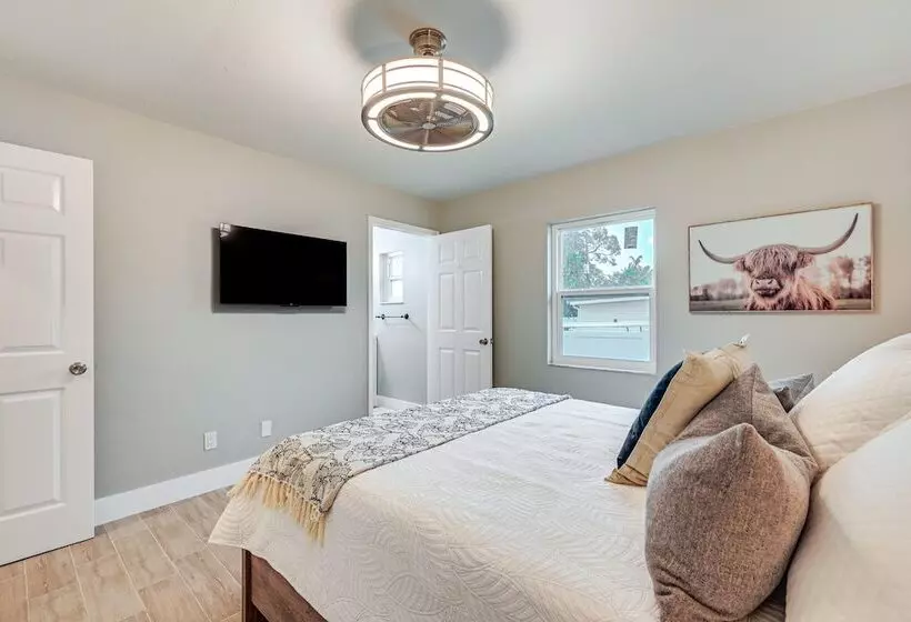 Bonita Springs Beach House < 2 Mi To Ocean!
