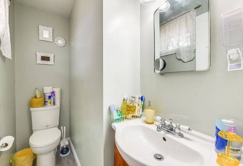 Colonial Heights Home W/ Large Yard & Bbq Grill!