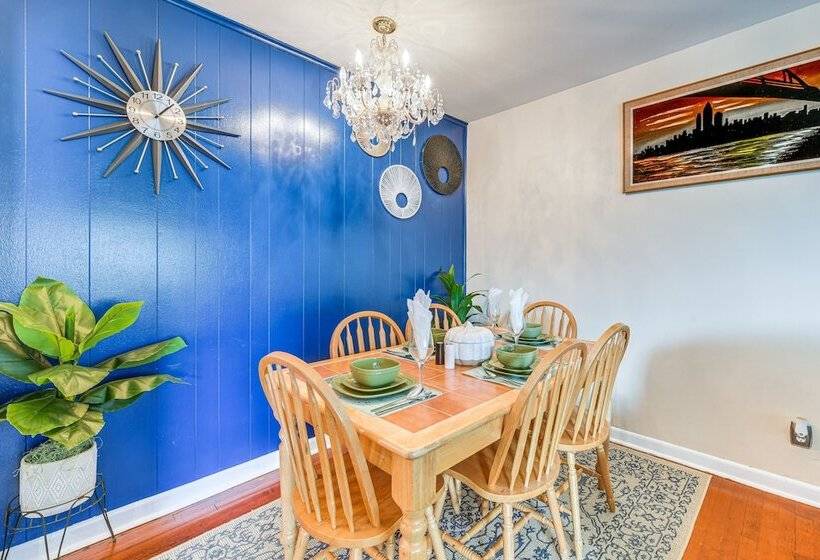 Colonial Heights Home W/ Large Yard & Bbq Grill!