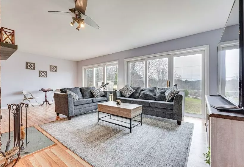 Cozy Fair Haven Home With Mountain Views!