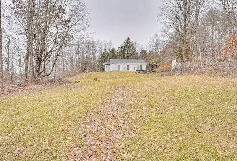 Cozy Fair Haven Home With Mountain Views!