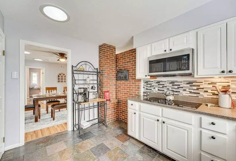 Cozy Fair Haven Home With Mountain Views!