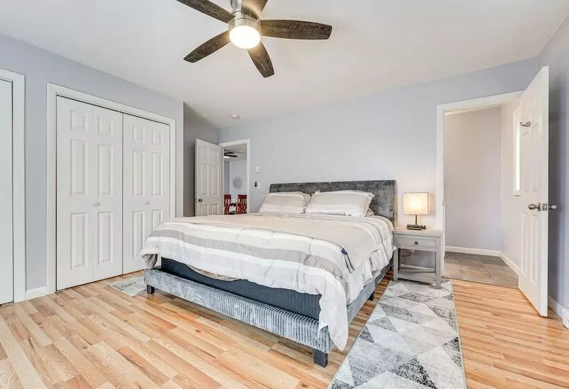 Cozy Fair Haven Home With Mountain Views!