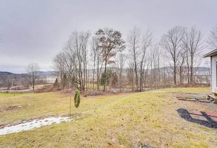 Cozy Fair Haven Home With Mountain Views!