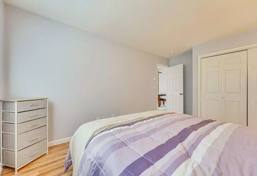 Cozy Fair Haven Home With Mountain Views!