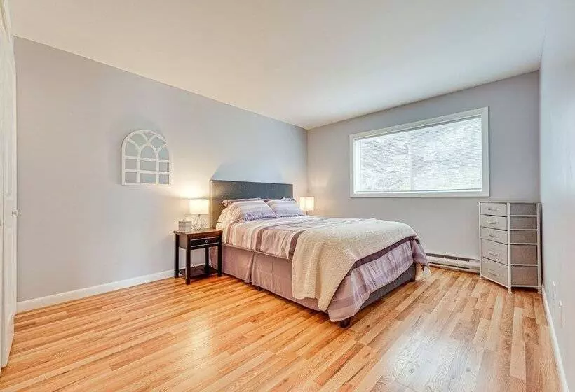 Cozy Fair Haven Home With Mountain Views!