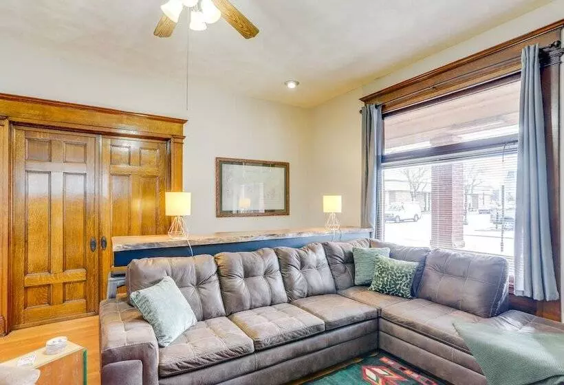 Historic Tiffin Home ~ Half Mi To University!