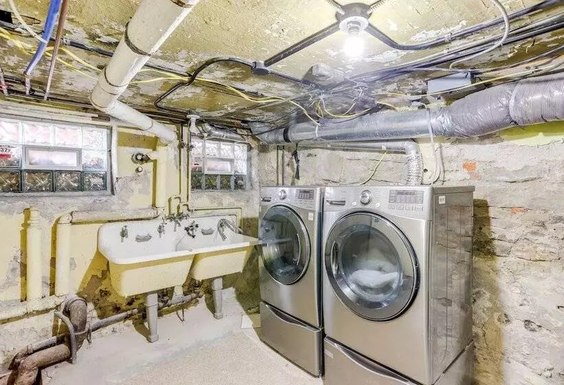 Historic Tiffin Home ~ Half Mi To University!