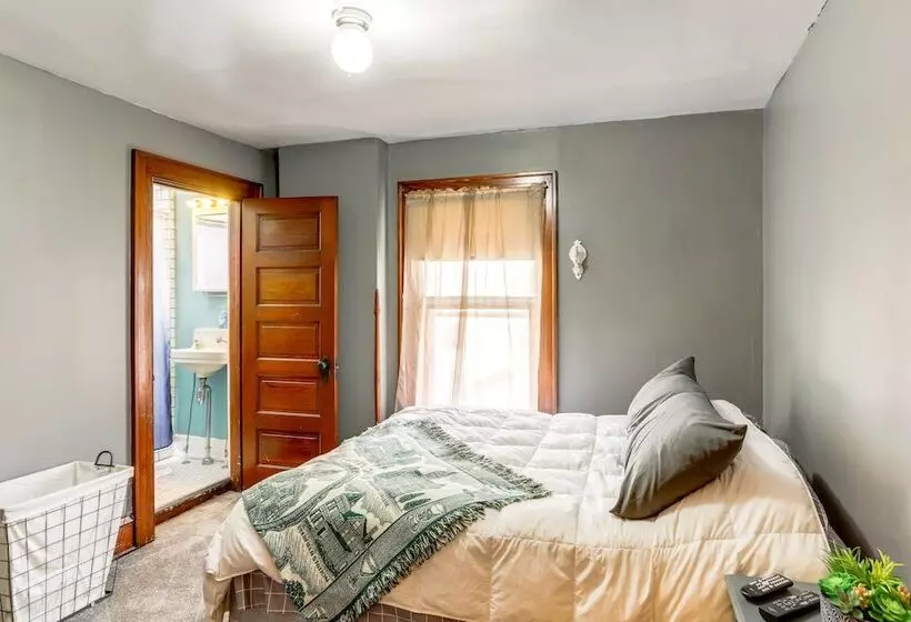 Historic Tiffin Home ~ Half Mi To University!