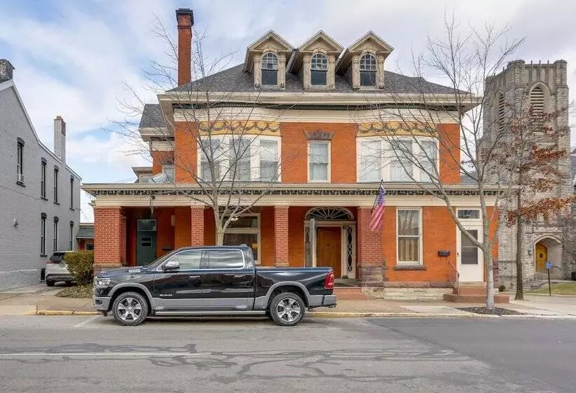 Historic Tiffin Home ~ Half Mi To University!