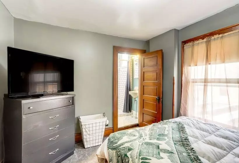 Historic Tiffin Home ~ Half Mi To University!