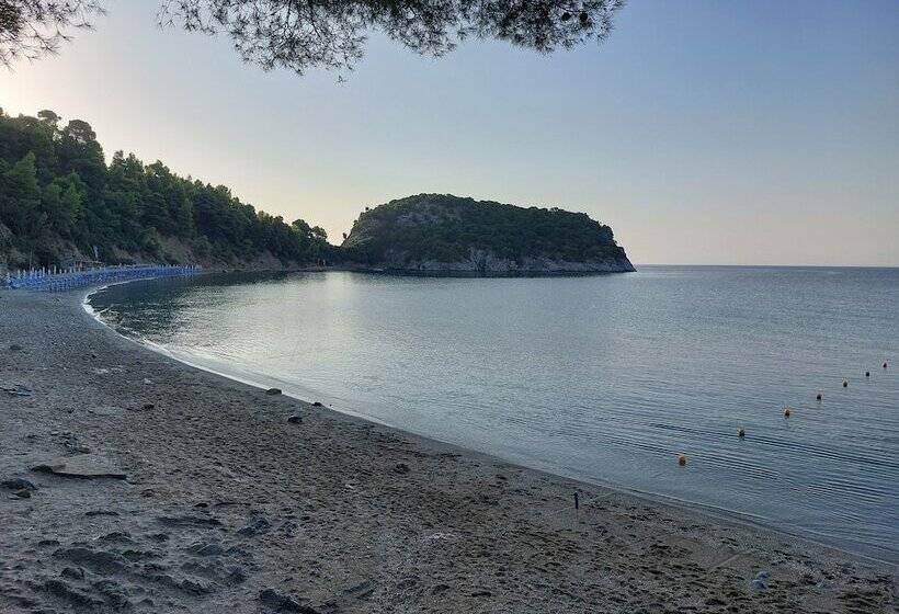 هتل Maeiz Skopelos