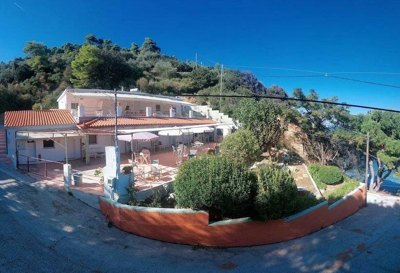 هتل Maeiz Skopelos