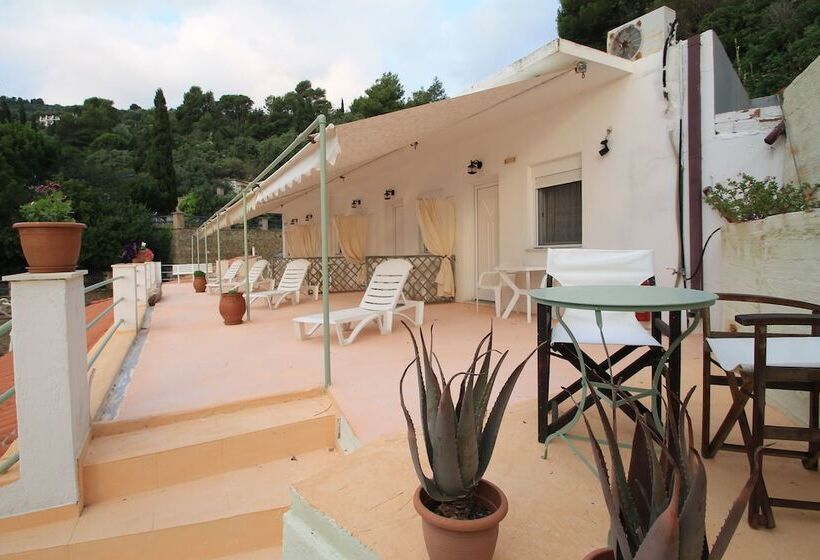 هتل Maeiz Skopelos