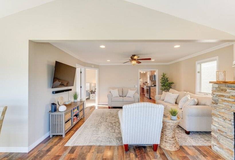 Lakefront Highland Home W/ Dock ~ 2 Mi To Milford!