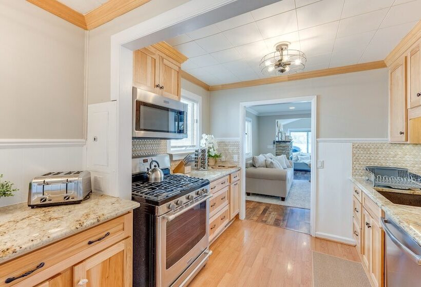 Lakefront Highland Home W/ Dock ~ 2 Mi To Milford!