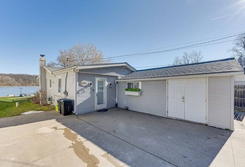 Lakefront Highland Home W/ Dock ~ 2 Mi To Milford!