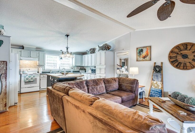 Lakefront Hodges Home W/ Dock ~ 6 Mi To Downtown!