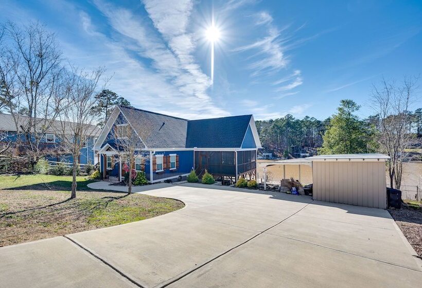 Lakefront New London Retreat W/ Dock & Hot Tub!