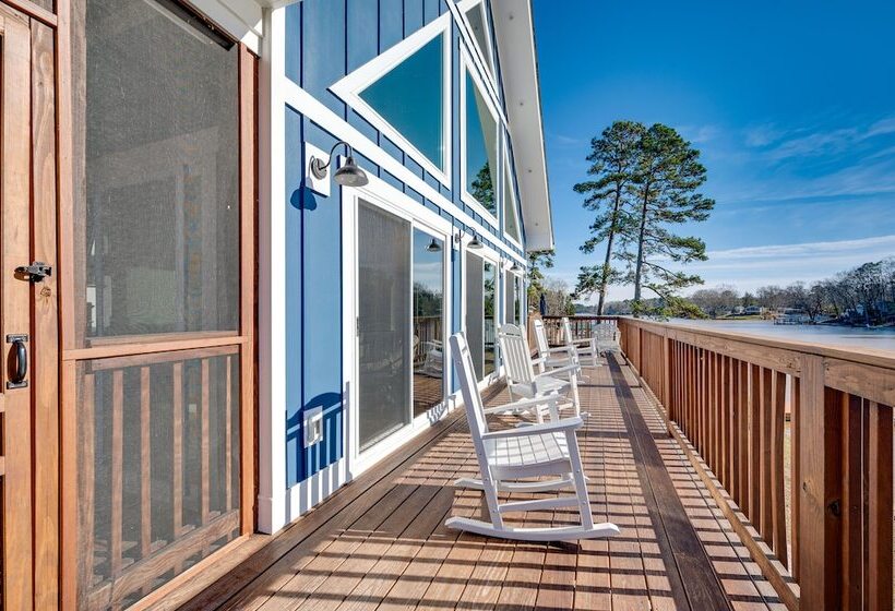 Lakefront New London Retreat W/ Dock & Hot Tub!