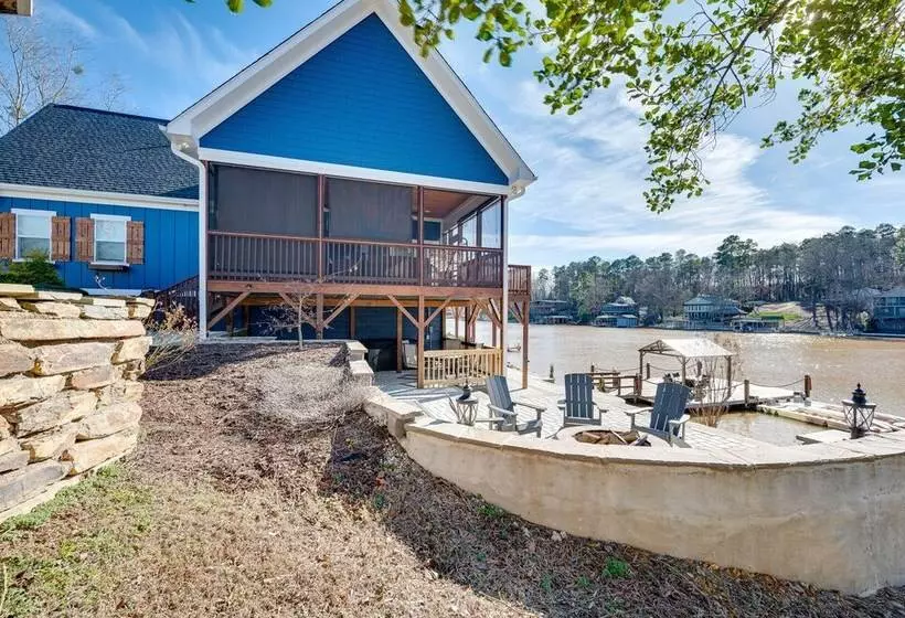 Lakefront New London Retreat W/ Dock & Hot Tub!