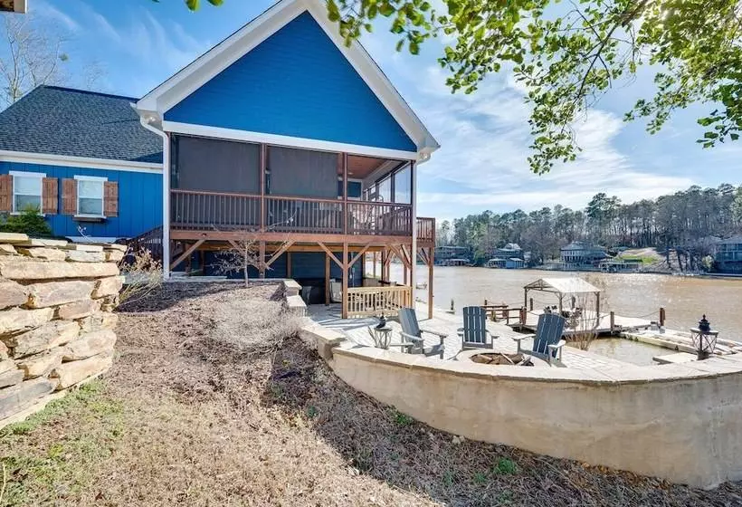 Lakefront New London Retreat W/ Dock & Hot Tub!