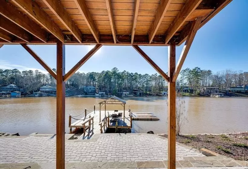 Lakefront New London Retreat W/ Dock & Hot Tub!