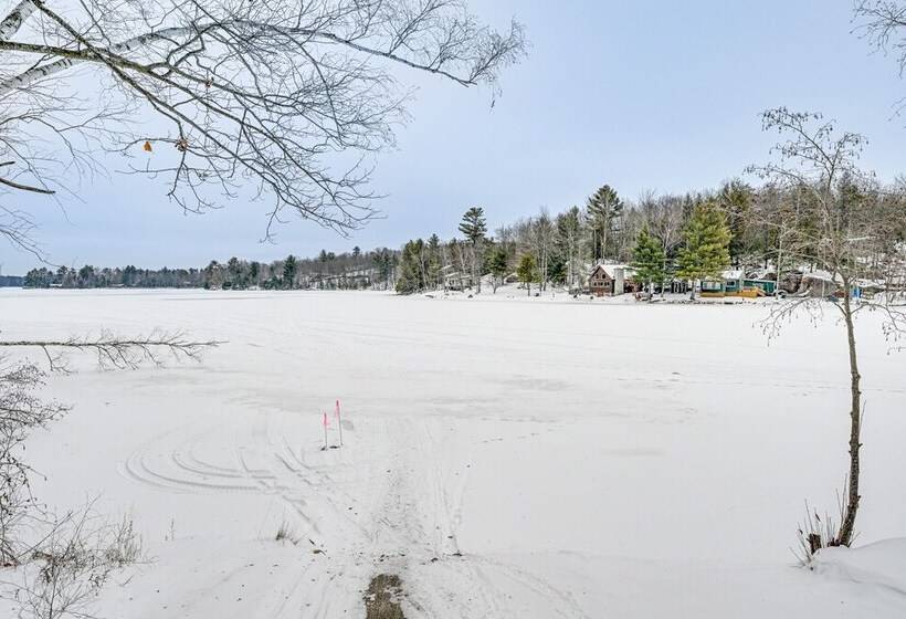 Lakefront Suring Home W/ Pool Table + Views!