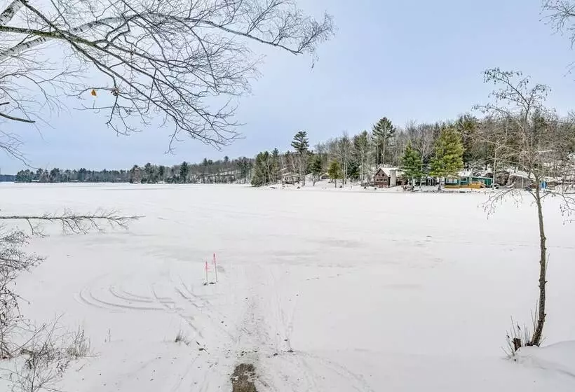 Lakefront Suring Home W/ Pool Table + Views!