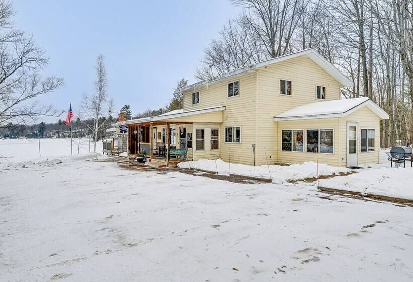 Lakefront Suring Home W/ Pool Table + Views!