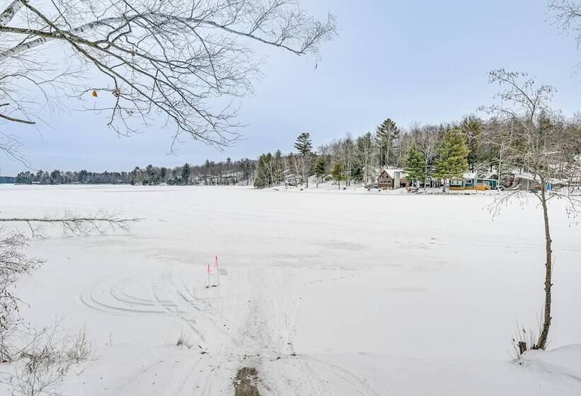 Lakefront Suring Home W/ Pool Table + Views!