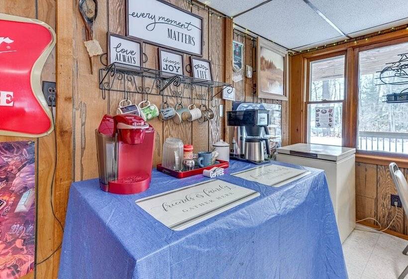 Lakefront Suring Home W/ Pool Table + Views!