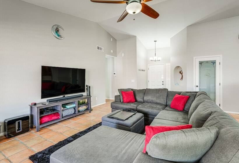 Lovely Gilbert Home W/ Heated Pool: 3 Mi To Dtwn!